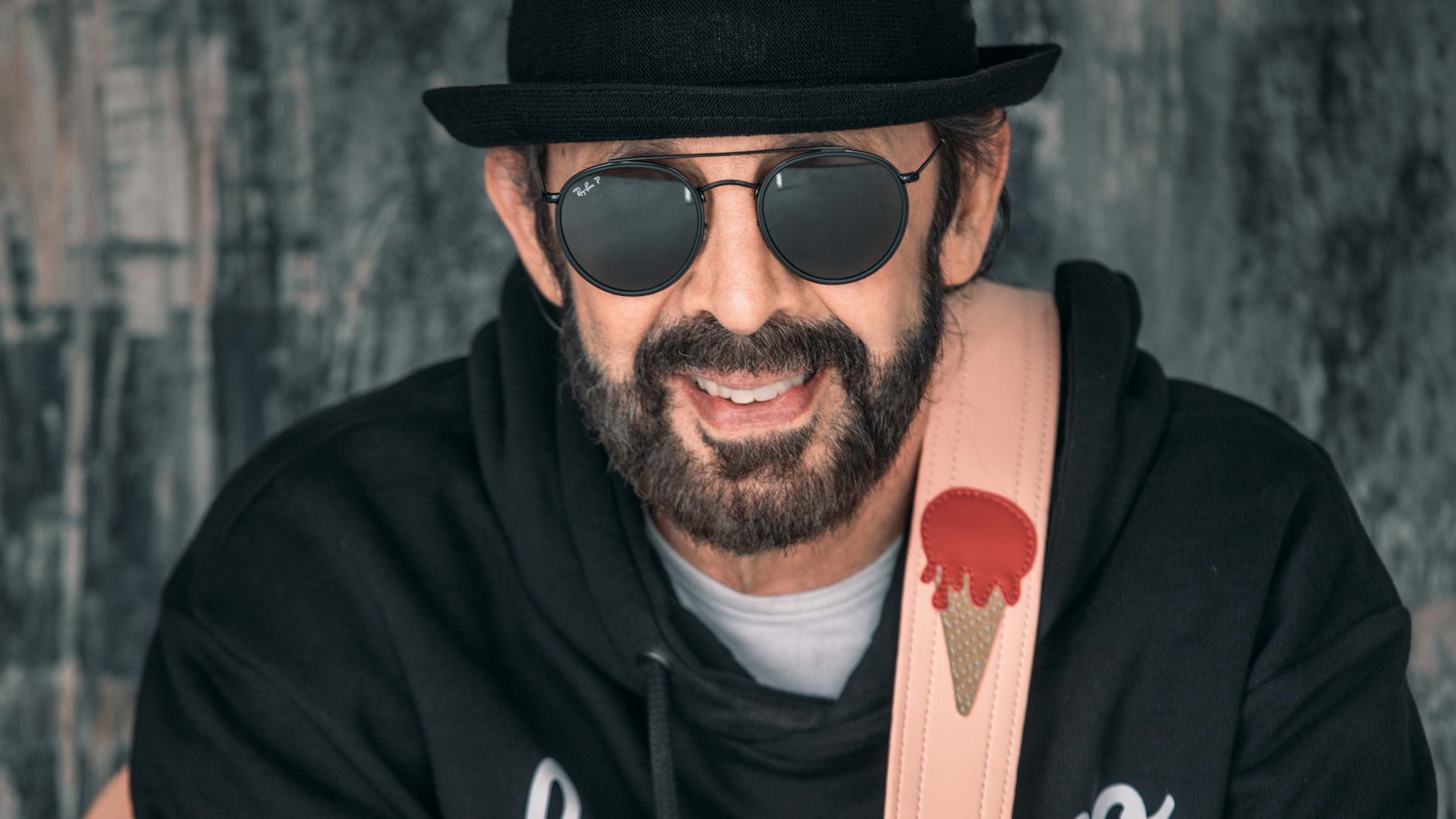 Juan Luis Guerra S Pandemic Concert Comes To Hbo Latino Hbo Max Latinheat Entertainment