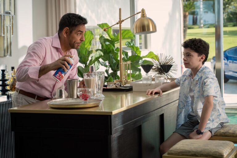 Eugenio Derbez and Raphael Alejandro in Acapulco-Cate Cameron-Apple TV+-CesarAS