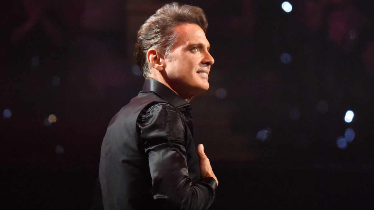 Luis Miguel Sets Records in Argentina and Chile; Currently Touring in The US