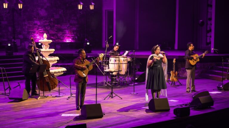 La Marisoul at the Ford