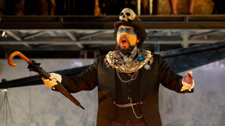 Akhnaten_2026_LA_Opera_photo_1